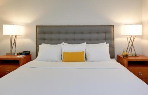 The Kensington Hotel Ann Arbor Room photo